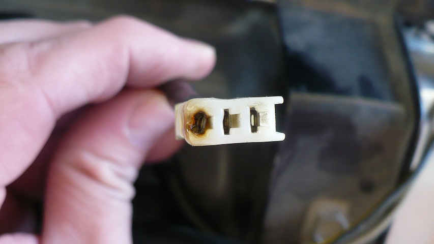 20111122_brakelightconnection_0190